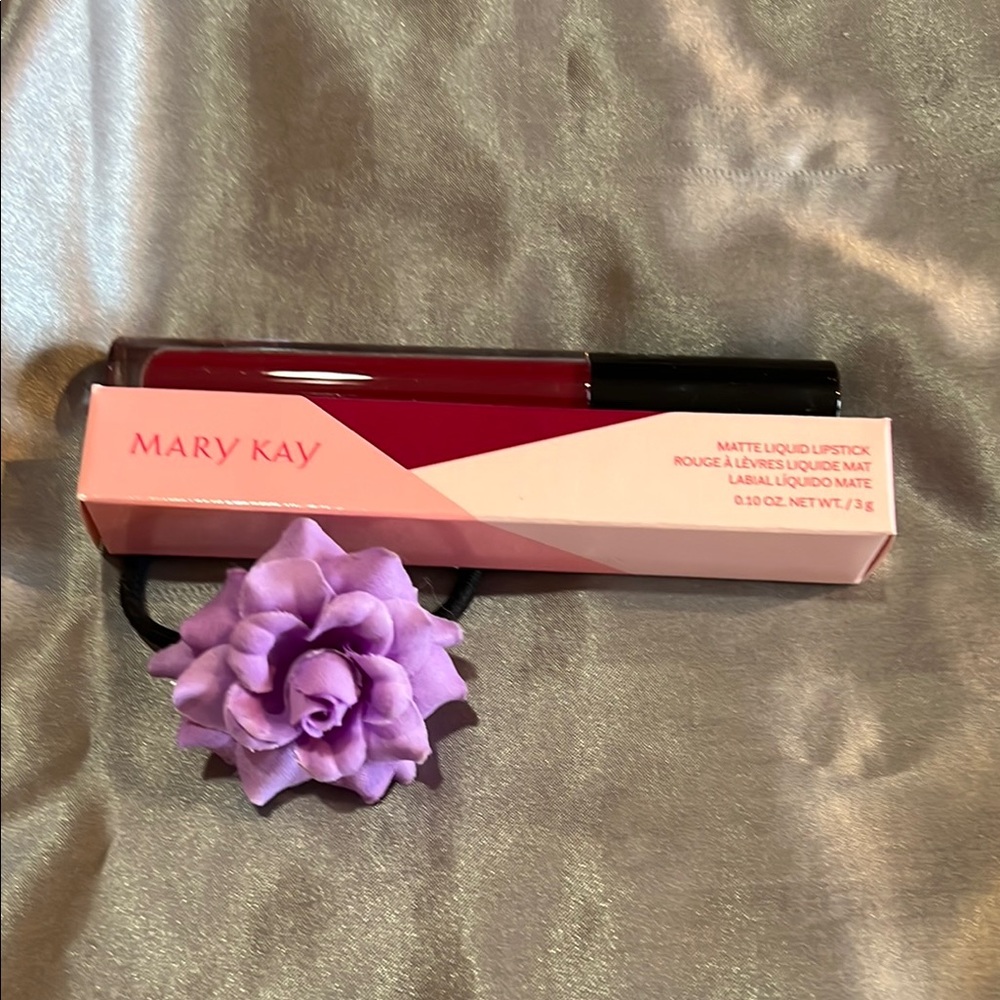 Mary Kay Matte Liquid Lipstick 
💄 - Burgundy Orchid 
LIMITED EDITION